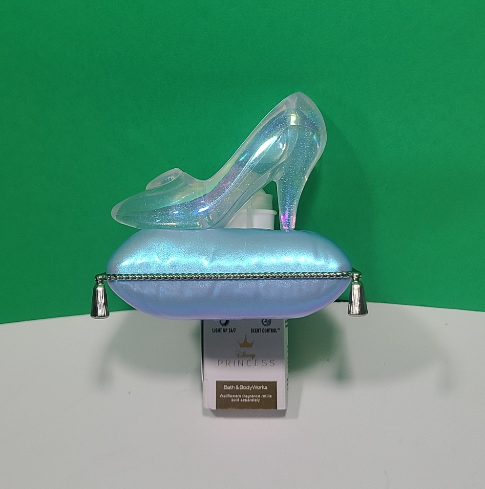 Disney Princess Cinderella Glass Slipper wallflower Nightlight Plug Bath Body